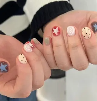 ネイル 𝓐𝓷𝓻𝓲 XiinhNailのネイルデザイン