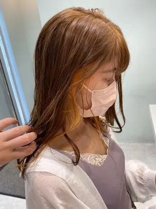 セミロング カラー 中川 茜里のヘアスタイル