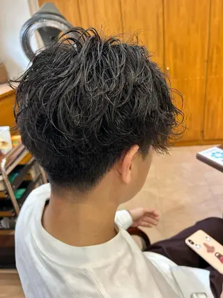 パーマ メンズ Freez オオヤブ カホのヘアスタイル