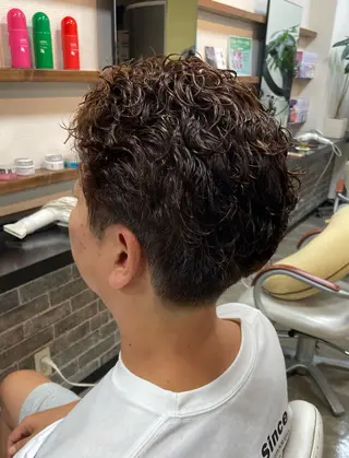 パーマ ヘアアレンジ メンズ イツキ🌕デザインカ ラー🥨髪質改善🫧のヘアスタイル