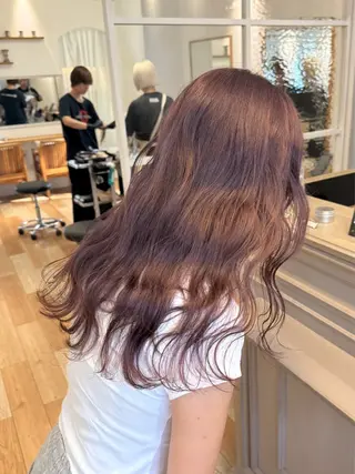 セミロング カラー ミルクティー× グレージュMOMOのヘアスタイル