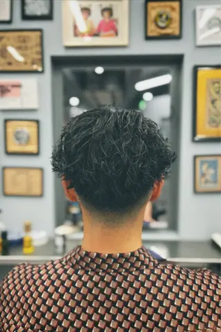 ミディアム パーマ メンズ 池袋メンズパーマ フェード純平のヘアスタイル