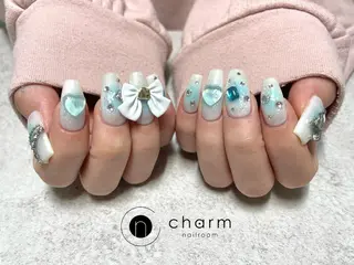 ネイル ネイルルーム チャームのネイルデザイン