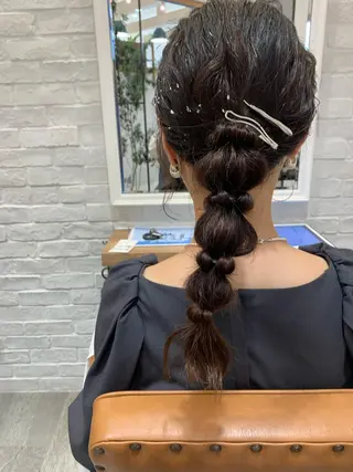 ミディアム 伊藤 麻菜実のヘアスタイル