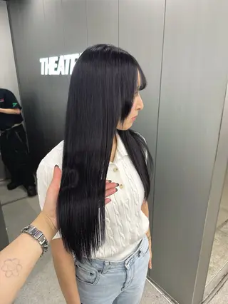 ロング カラー 暗髪🩶ラベンダー/ ブルー/ユウナ🤍のヘアスタイル