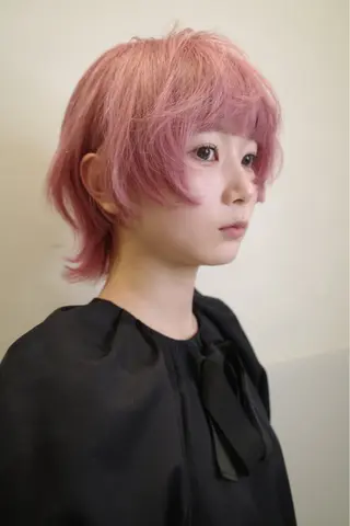 ショート カラー ブリーチ😼 ボブ✍️レイヤーのヘアスタイル