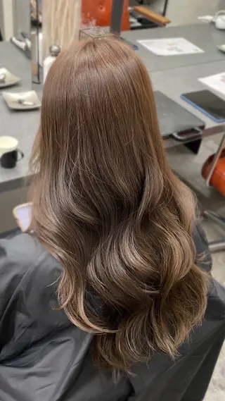 ロング カラー nico麻生 加賀谷 すみれのヘアスタイル