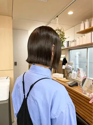 カラー ニシタニ コハルのヘアスタイル