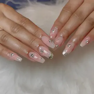 ネイル Laula🤍 ayakaのネイルデザイン