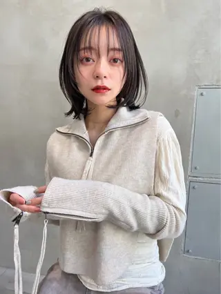 ミディアム カラー 似合わせベージュ 🍯ayumi🍯のヘアスタイル