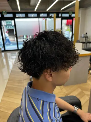 ミディアム パーマ 🏅メンズ特化 ヤマクラ タイキのヘアスタイル