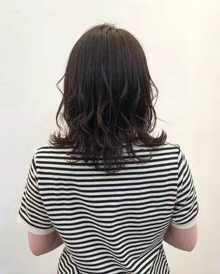 カラー ツノガイ エリのヘアスタイル