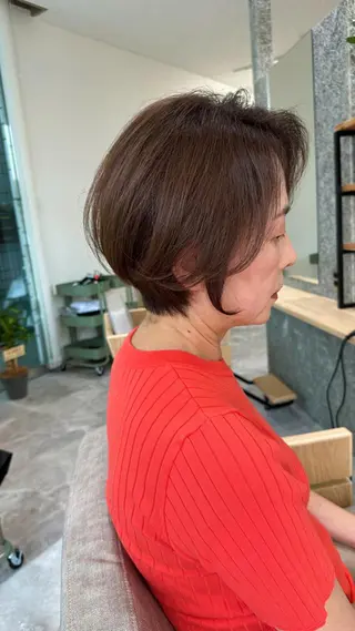 ショート カラー ヘアテラス エムナラテンのヘアスタイル