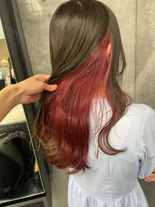 ロング カラー インナーカラー 推し ブリーチ  髪質改善のヘアスタイル