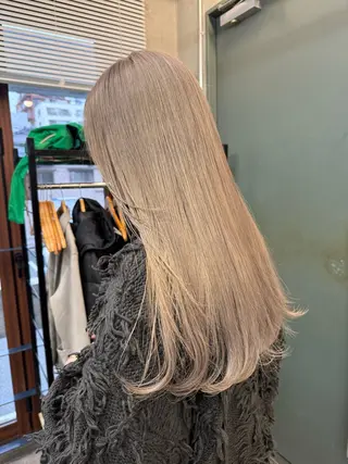 セミロング カラー SALTWATER AYARIのヘアスタイル