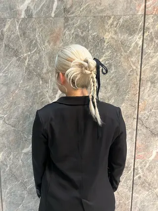 セミロング ヘアアレンジ 暖色カラー🪷 オタク美容師🎶のヘアスタイル