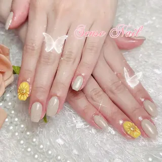 ネイル Queenie 🦋のネイルデザイン