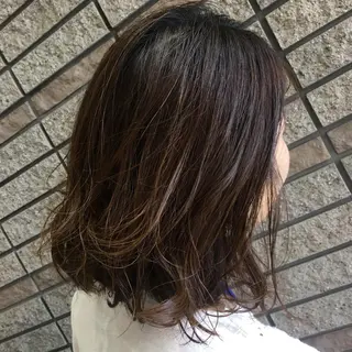 カラー ブリーチ/バレイヤ ージュ川端裕司のヘアスタイル
