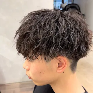 ショート パーマ メンズ 稲村侑斗ダウンパーマ メンズパーマのヘアスタイル