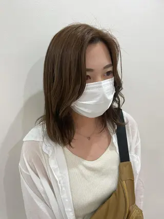 ミディアム カラー akane .のヘアスタイル