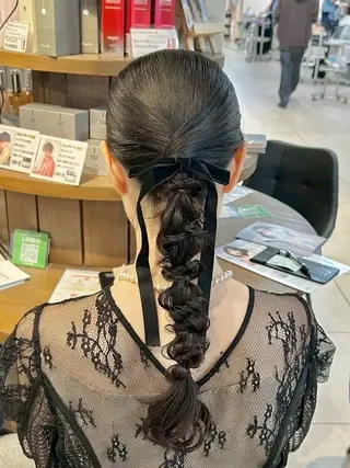 ロング ヘアアレンジ ヘアアレンジ🎀/ 髪質改善✨️のヘアスタイル