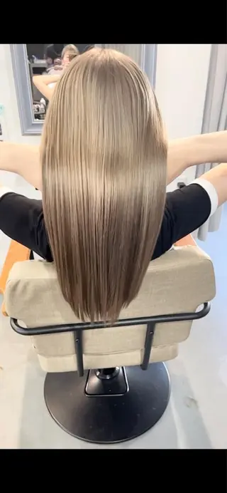 ミディアム ✨艶感/透け感✨Sherry所属・艶髪/ハイトーン Sherryのヘアスタイル