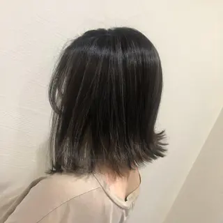 ミディアム maco 艶感ハイトーン🦋のヘアスタイル