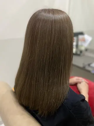 セミロング カラー 水瀬 咲夏のヘアスタイル