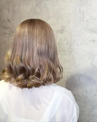 ミディアム カラー レイヤーカット/ ハイトーン/ミノリのヘアスタイル