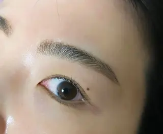 アイブロウ EYES YUNのマツエク・マツパデザイン