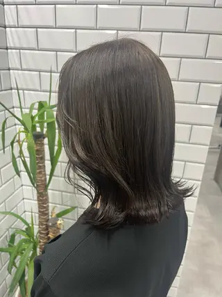 ミディアム カラー newi赤羽 HINATAのヘアスタイル