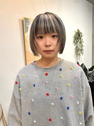 ショート カラー lani ブリーチ /ダブルカラーのヘアスタイル