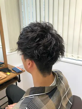 ショート カラー パーマ メンズ 関西センターパート メンズモデル募集のヘアスタイル