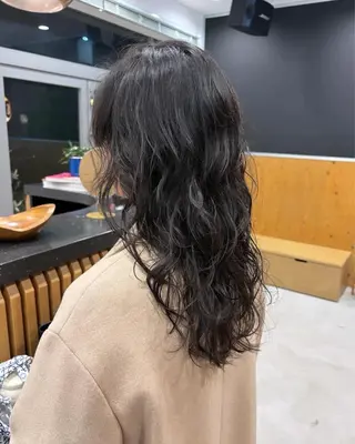 ロング パーマ しの　ゆきの THE REMMYのヘアスタイル