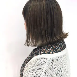 ミディアム カラー 相川 愛実のヘアスタイル