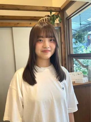 セミロング カラー ENIF 大島 芽生のヘアスタイル