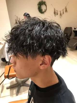 ショート カラー パーマ ヘアアレンジ メンズ 【ツヤ髪美容師】 ツダケイスケのヘアスタイル