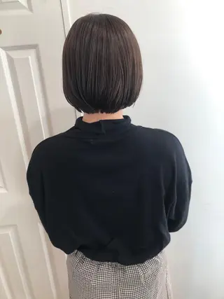 ショート カラー MIOベージュカラー 柔らかいカラーのヘアスタイル