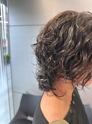 ミディアム パーマ ✨️デザインカラー AIRI✨のヘアスタイル