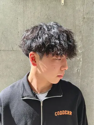 ショート パーマ 豊崎 佑輔のヘアスタイル