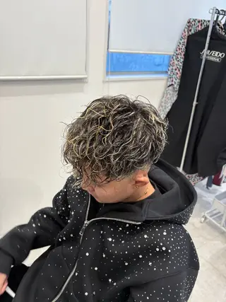 ショート パーマ メンズ 本間 颯太のヘアスタイル