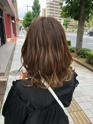セミロング 國次 夕貴のヘアスタイル