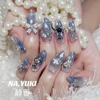 ネイル 🦋 Queenieのネイルデザイン