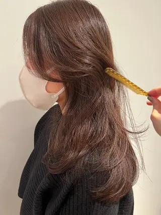 セミロング 美顔形成｜レイヤー ｜青山のヘアスタイル