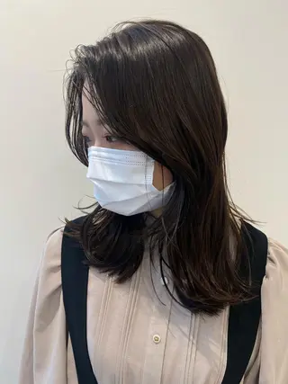 セミロング カラー 小顔レイヤー/ ベージュ🤍Rieのヘアスタイル