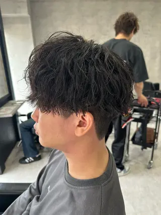 ショート パーマ メンズ ユウ🪄 パーマ指名No1のヘアスタイル