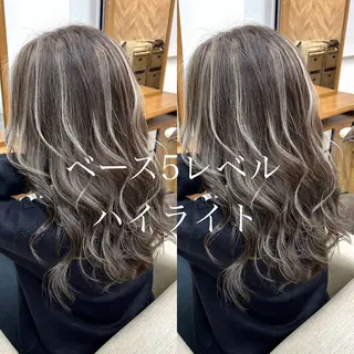 ロング issy/ハイライト ハイトーン／レイヤーのヘアスタイル
