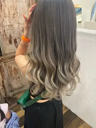 ロング 川下 諒のヘアスタイル