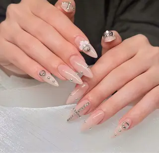 ネイル JIN 168 新大久保のネイルデザイン