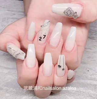 ネイル R inのネイルデザイン